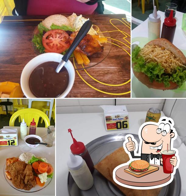 Delicie-se com um hambúrguer no Dom Pedro Lanches