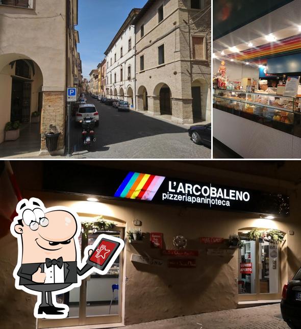 Gli esterni di Pizzeria Paninoteca Bar L'arcobaleno