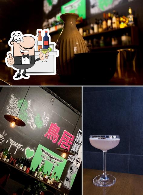 Torii Izakaya (buvette japonaise) se distingue par sa comptoir de bar et boire