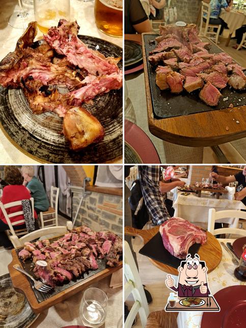 C'è un'ampia varietà di pasti per gli amanti della carne