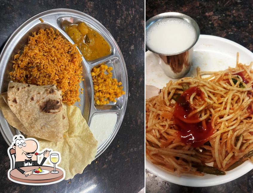 Food at REVA Hostel mess