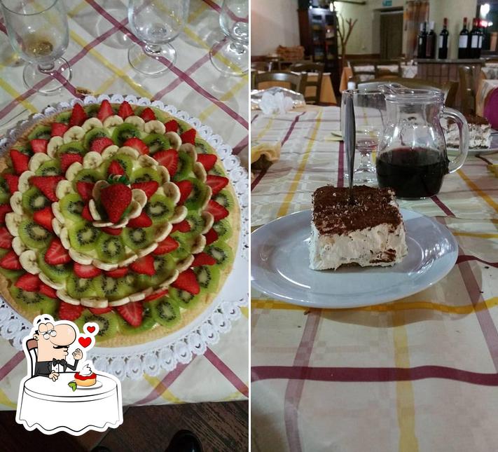 Ristorante/pizzeria "La baita sulla roccia" serve un'ampia selezione di dessert