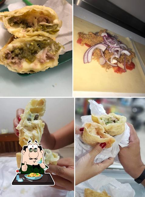 Comida em Pastelaria da Rô