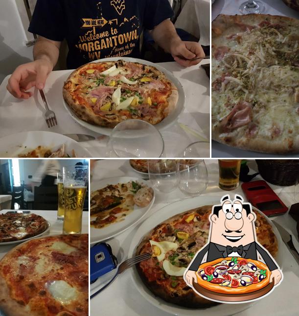 Bestellt verschiedene Variationen von Pizza