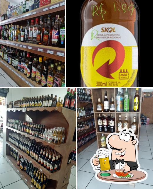 Adega Emporio LITORAL serve uma seleção de cervejas