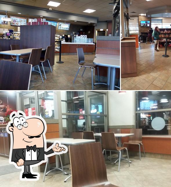 L'intérieur de Tim Hortons