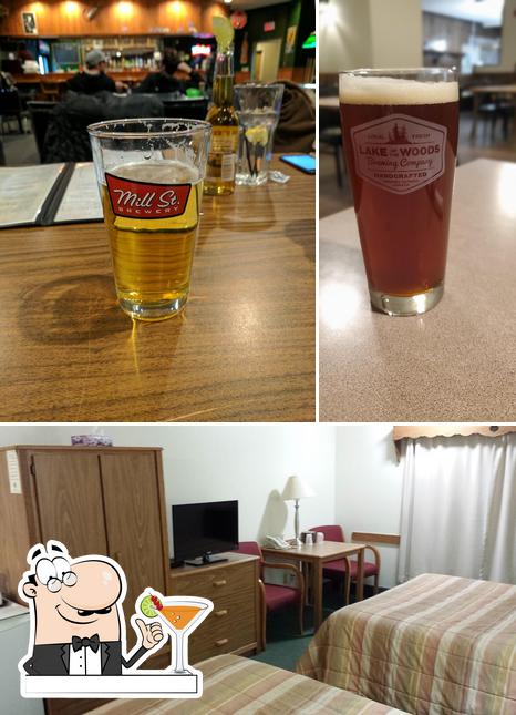 Emo Inn se distingue par sa boire et intérieur