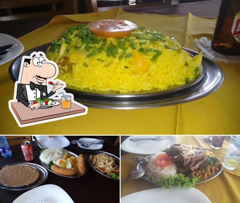 Comida em Fogão Caipira