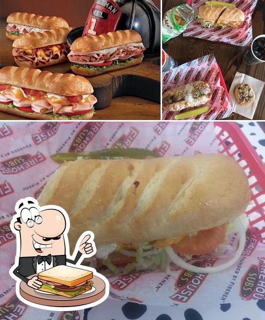 Firehouse Subs Deep River, 5815 Samet Dr in High Point Restaurant