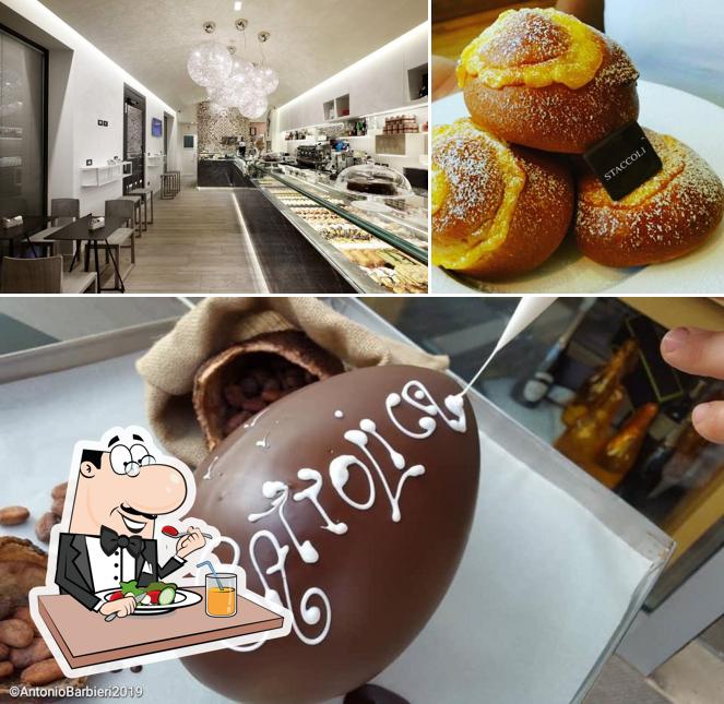 La cibo e interni del ristorante