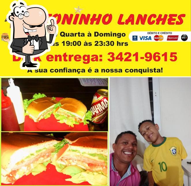 See this picture of Toninho Lanches