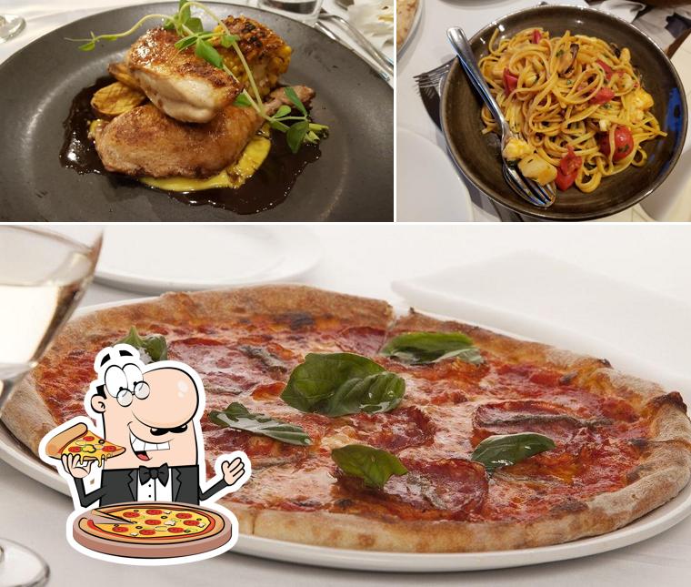 Попробуйте пиццу в "Il Lago Italian Restaurant"