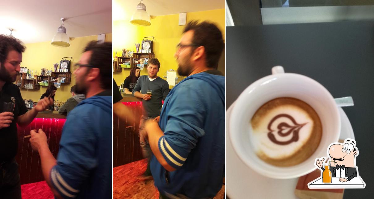 Goditi qualcosa da bere a Arlekkino cafè