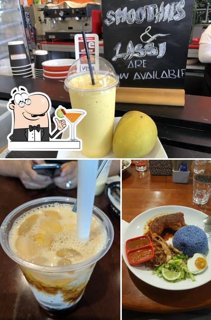 Mira las imágenes donde puedes ver bebida y comida en IZZ CAFE
