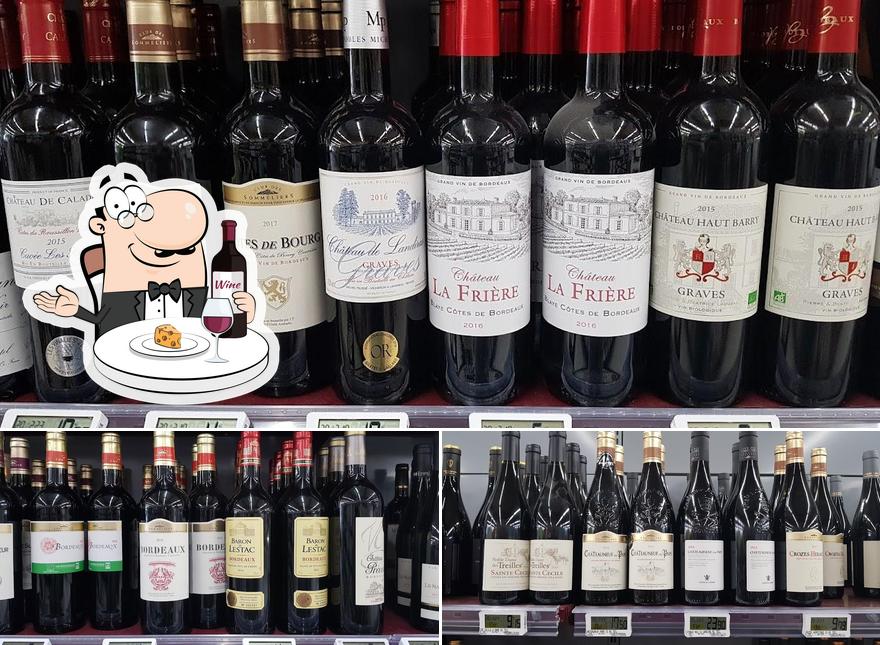 Commandez un verre de vin à Casino Supermarché