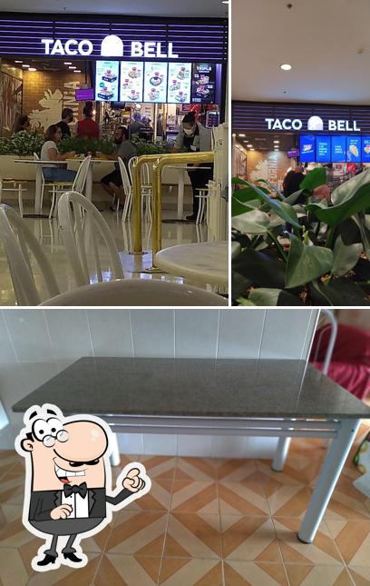 O interior do Taco Bell