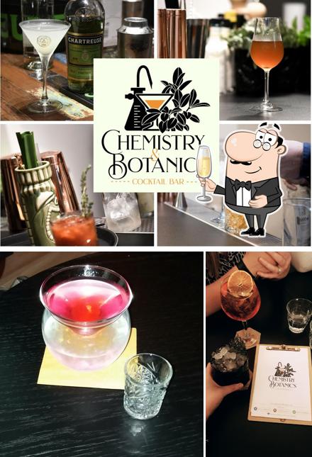 Chemistry & Botanic's : Cocktail Bar sert des boissons alcoolisées