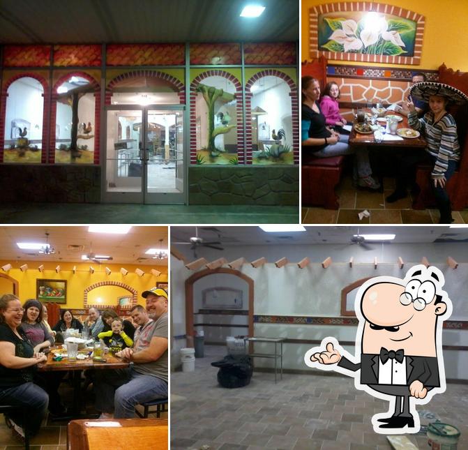 La Carreta Mexican Restaurant, 119 Western Plaza Dr in Newport