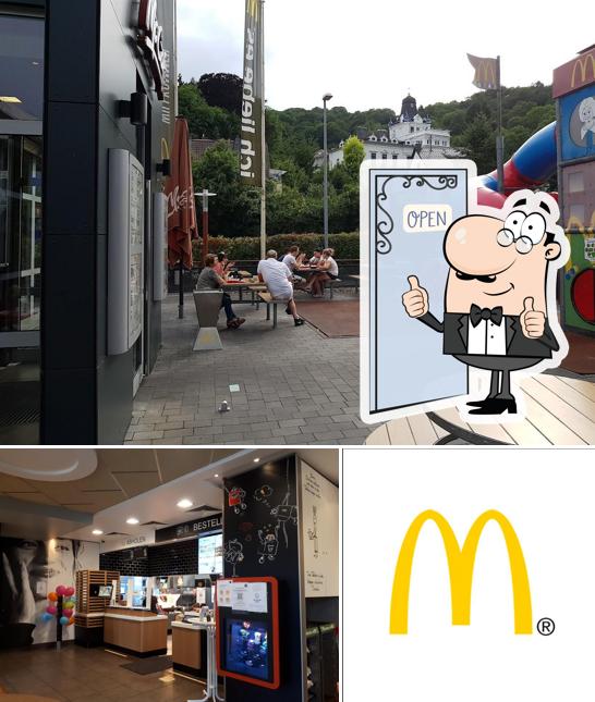 Взгляните на фотографию фастфуда "McDonald's Restaurant"