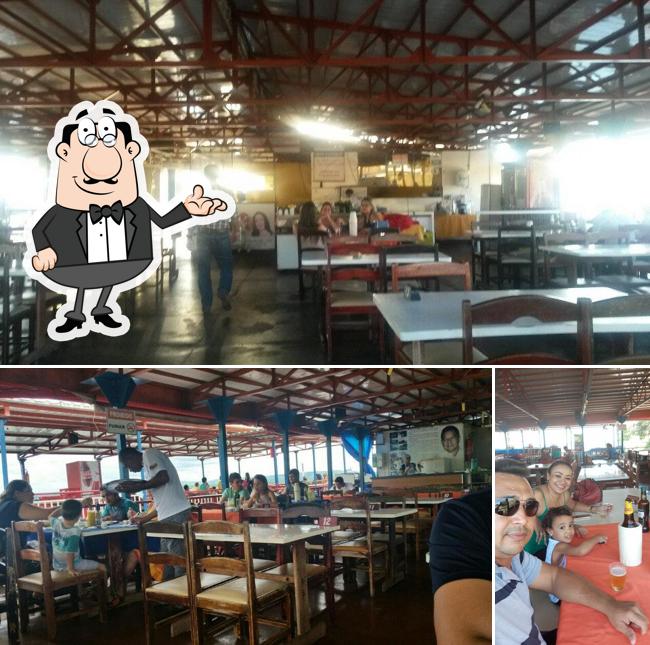 O interior do Flutuante Mãe Maria III