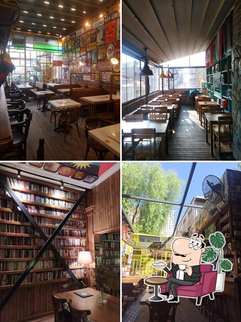 Varuna Gezgin Cafe İzmir Alsancak, Izmir, . Sk. No17 Restaurant