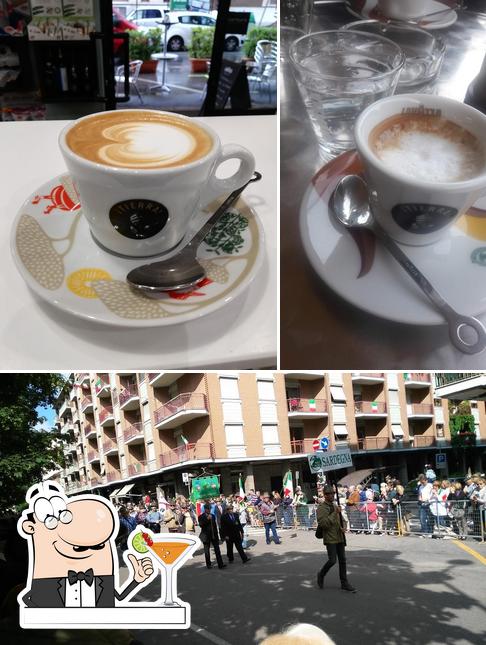 La immagine della bevanda e esterno di Caffè Vittoria