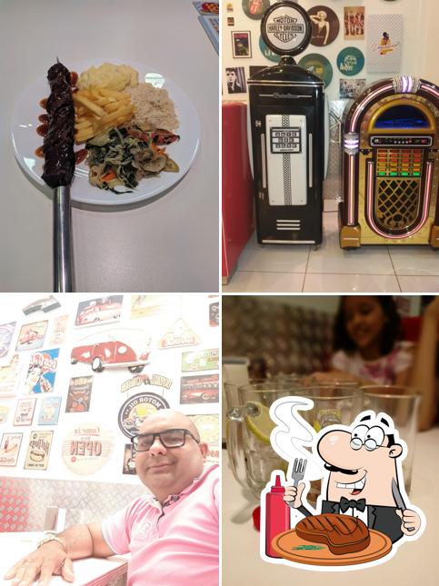 Prueba un plato con carne en Doguelino Hot&Shake