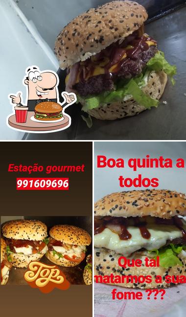 Peça um hambúrguer no Estação Gourmet terraço