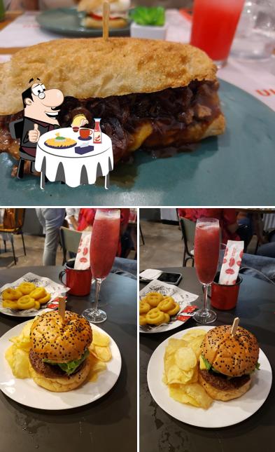Peça um hambúrguer no Uluru Café - Lourdes