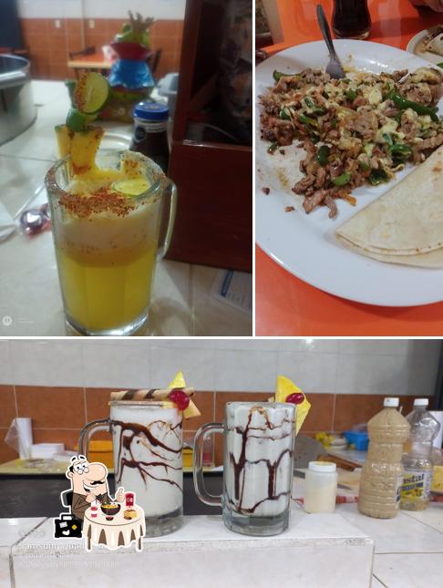 Еда в "Taquería El Poblano"