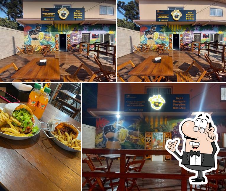 O interior do Brutus Burger