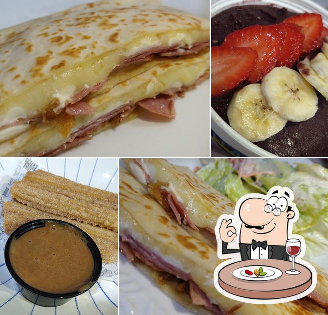 Comida em LLAMA Crepes e Açaí