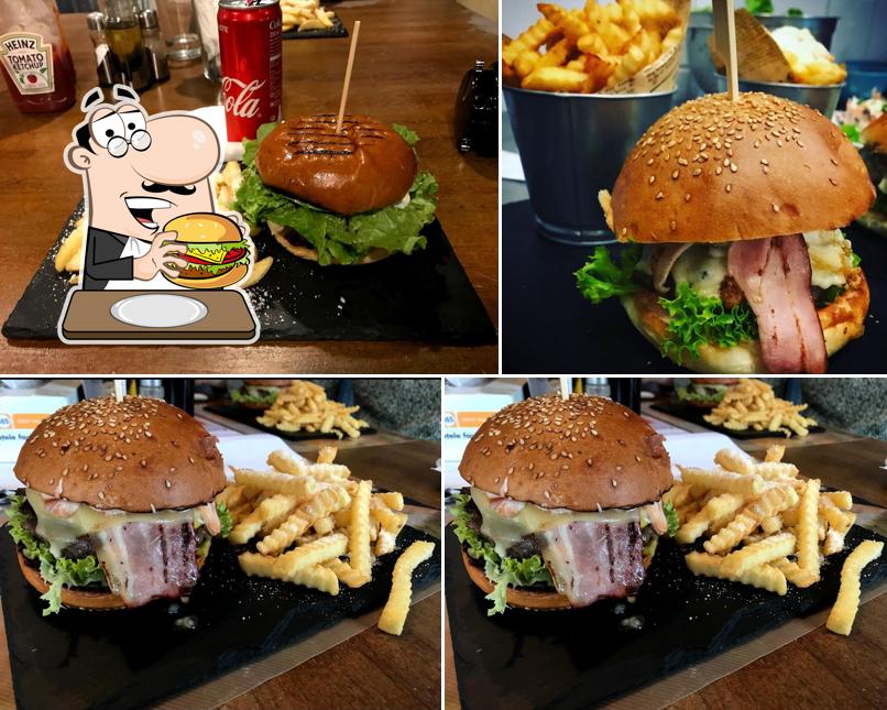 Попробуйте гамбургеры в "TasteMe - Restaurant Obor Restaurant Burger, Steak Sector 2, Bucuresti"