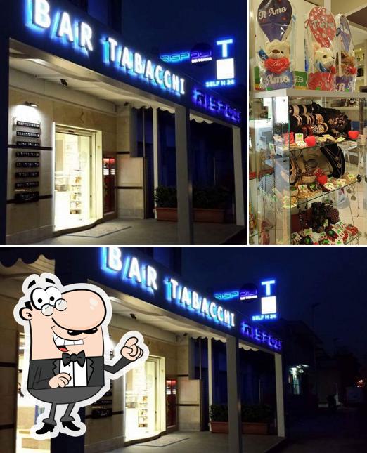 Guarda la foto che raffigura la esterno e interni di Bar TABACCHI Rispoli