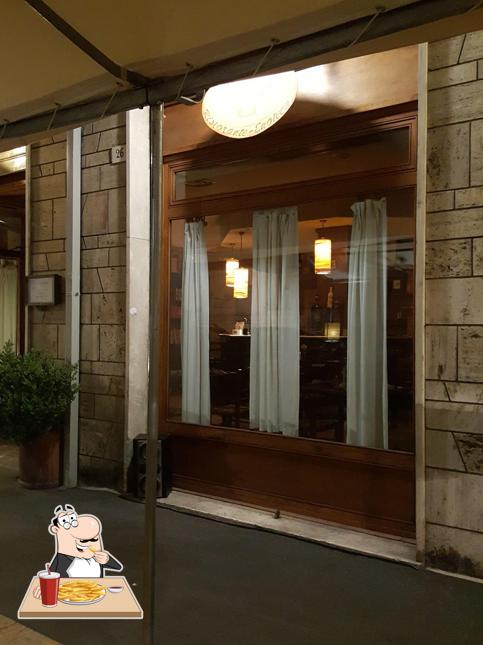 Assaggia un piatto di chips a La Clessidra