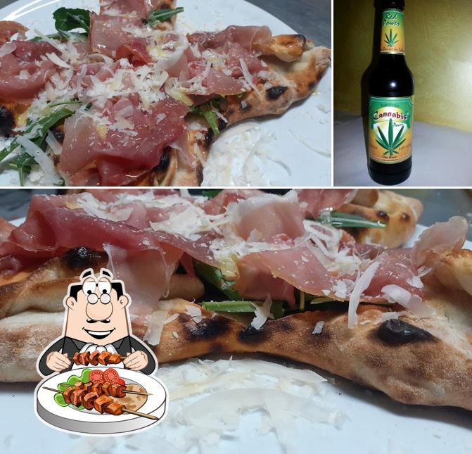 Guarda la foto che raffigura la cibo e birra di Pizzeria ares