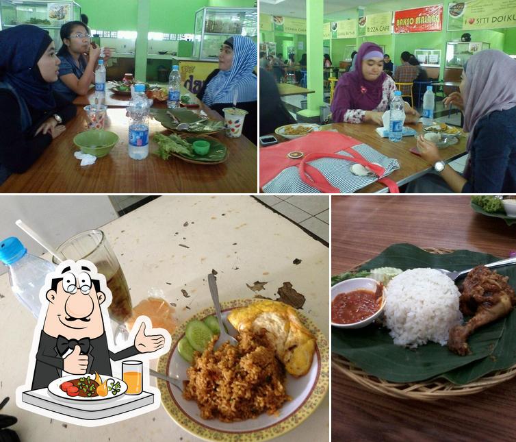 Green Food Court cafeteria, Cimahi Restaurant reviews