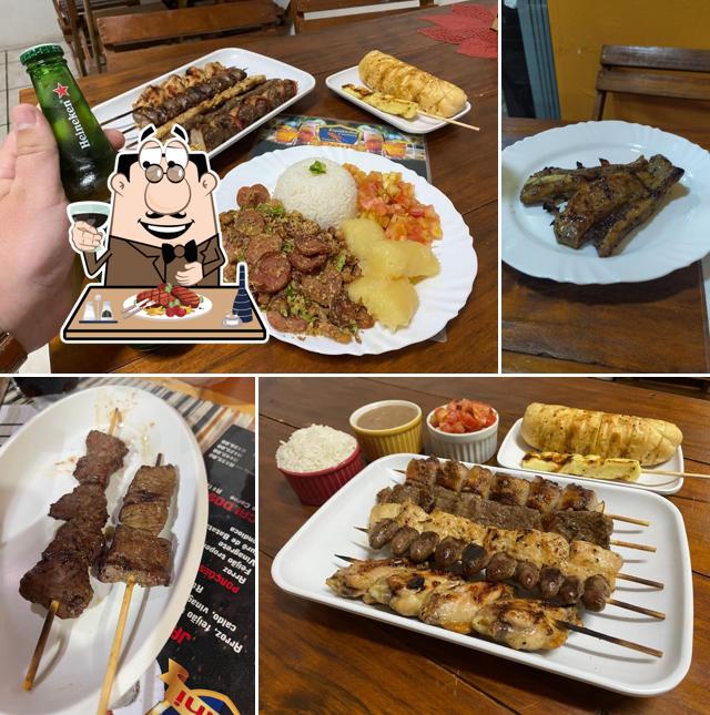 Prove pratos de carne no Espetinho e Jantinha Goiana da Dani