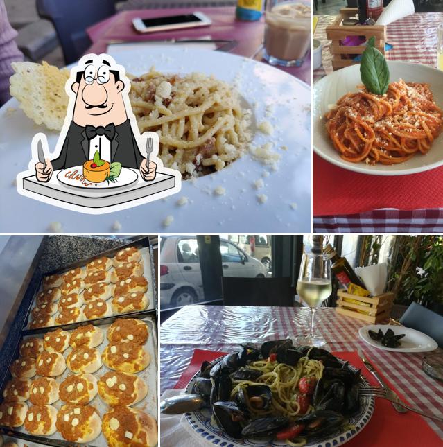 Spaghetti alla bolognese e cozze al Pizza e Cucina Politeama
