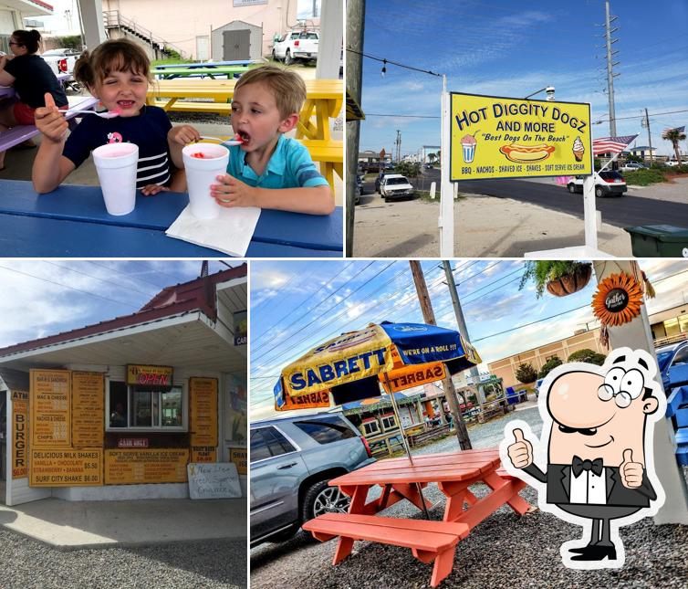 HOT DIGGITY DOGZ in Surf City Restaurant menu and reviews