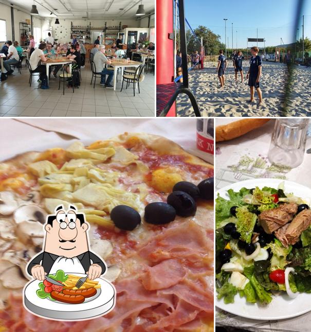 Circolo ARCI Pontelungo si caratterizza per la cibo e interni