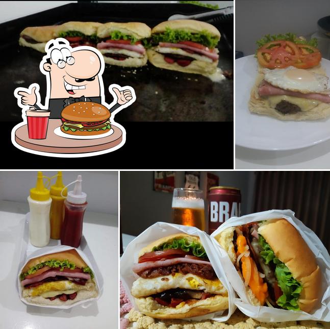 Experimente um hambúrguer no Lex Burguer