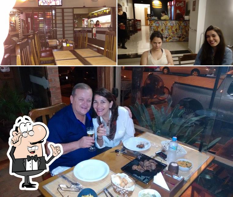 O interior do O Barril - Grill, Pizzaria e Choperia