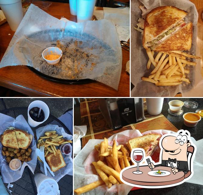 Fried Turkey Sandwich Shop, 132 Person St in Fayetteville Restaurant