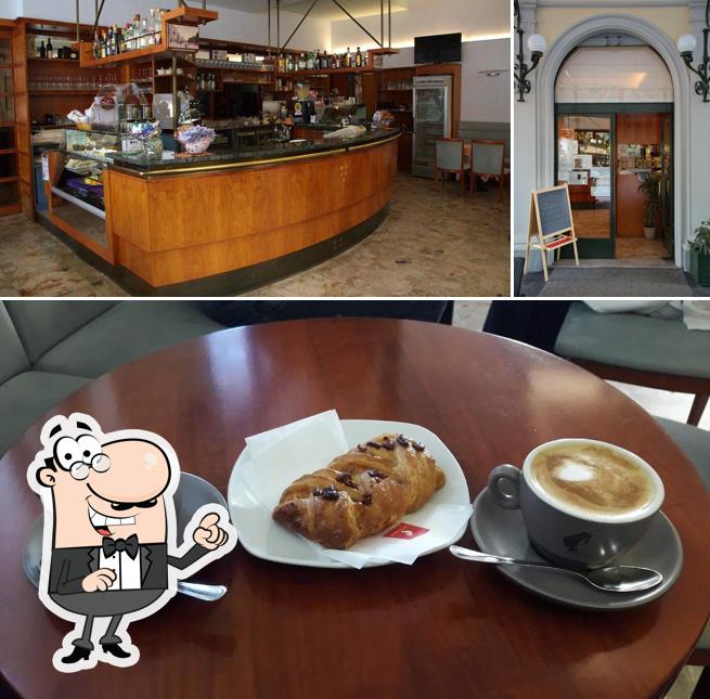 Gli interni di Caffè Emopoli