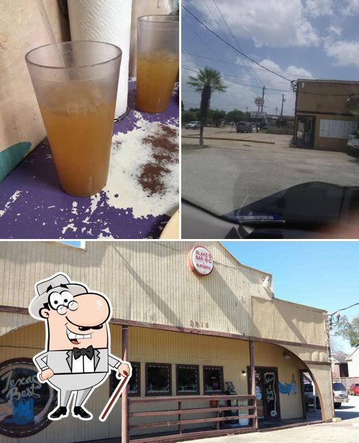Among different things one can find exterior and beverage at Blakes BBQ & Burgers Blake