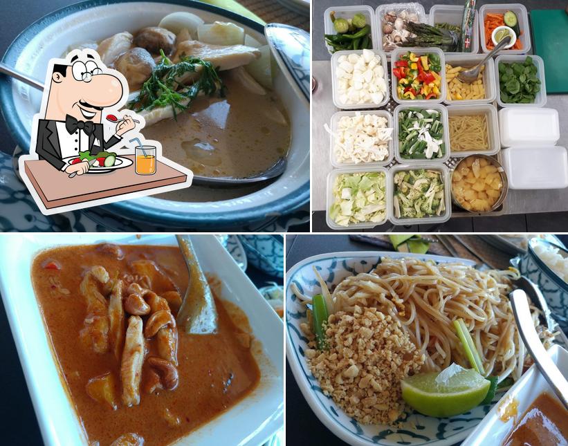 Meals at Aroy Dee Thai Takeaway,Restaurant og Minimarked