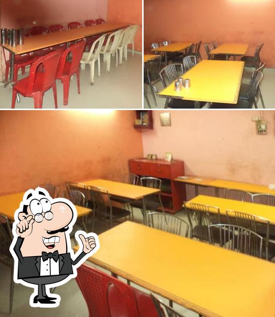The interior of SHREE GURU GULALWADI BHAJIPAV AND PULAV