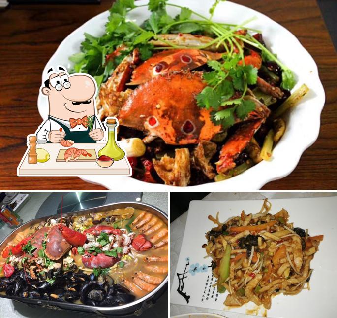 Kostet diverse Meeresfrüchte, die von 家乐福美食城（antica cina） angeboten werden
