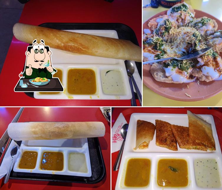 Food at Dosa Plaza